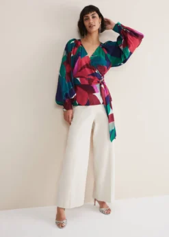 Shalni Abstract Floral Wrap Top -Bekleidung Verkaufsgeschäft 502392000 03 shalni abstract floral wrap top