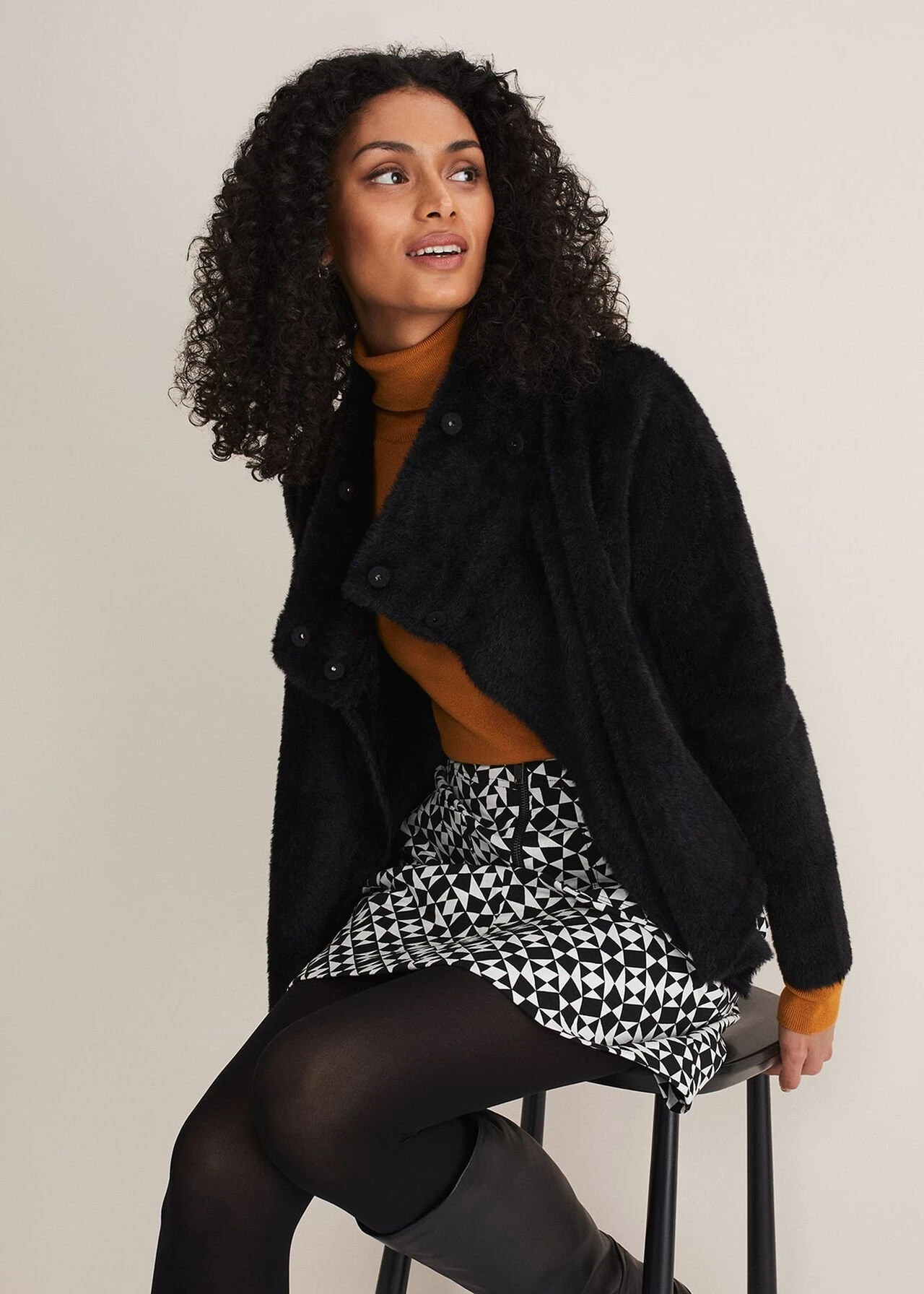 Vivenne Fluffy Short Knit Jacket 5 Vivenne Fluffy Short Knit Jacket – Bild 5