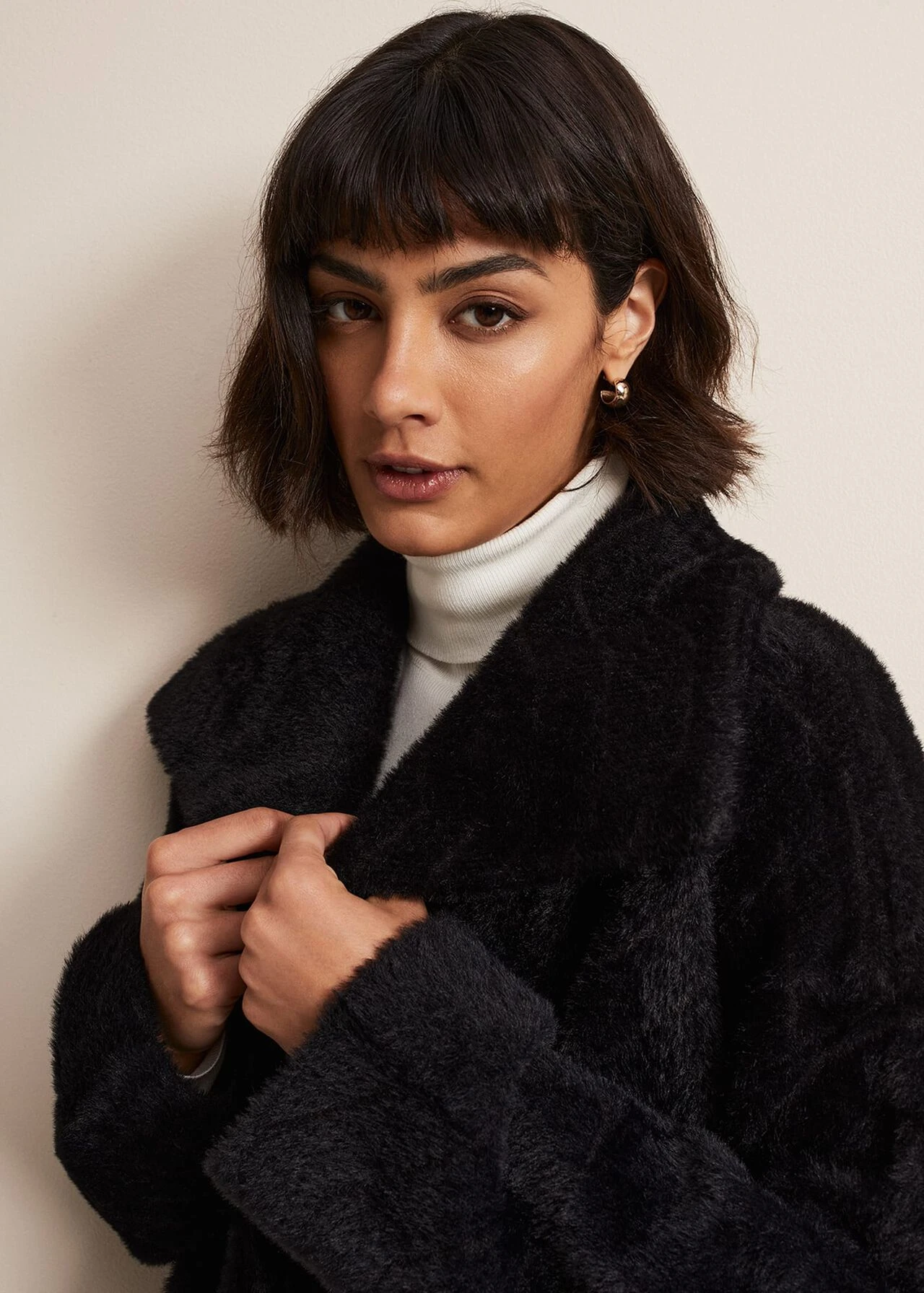 Lucy Black Faux Fur Jacket 4 Lucy Black Faux Fur Jacket – Bild 4